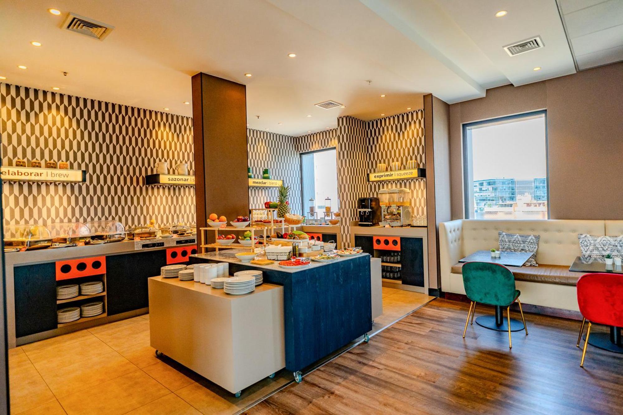 Hampton By Hilton Santiago Las Condes Exteriör bild
