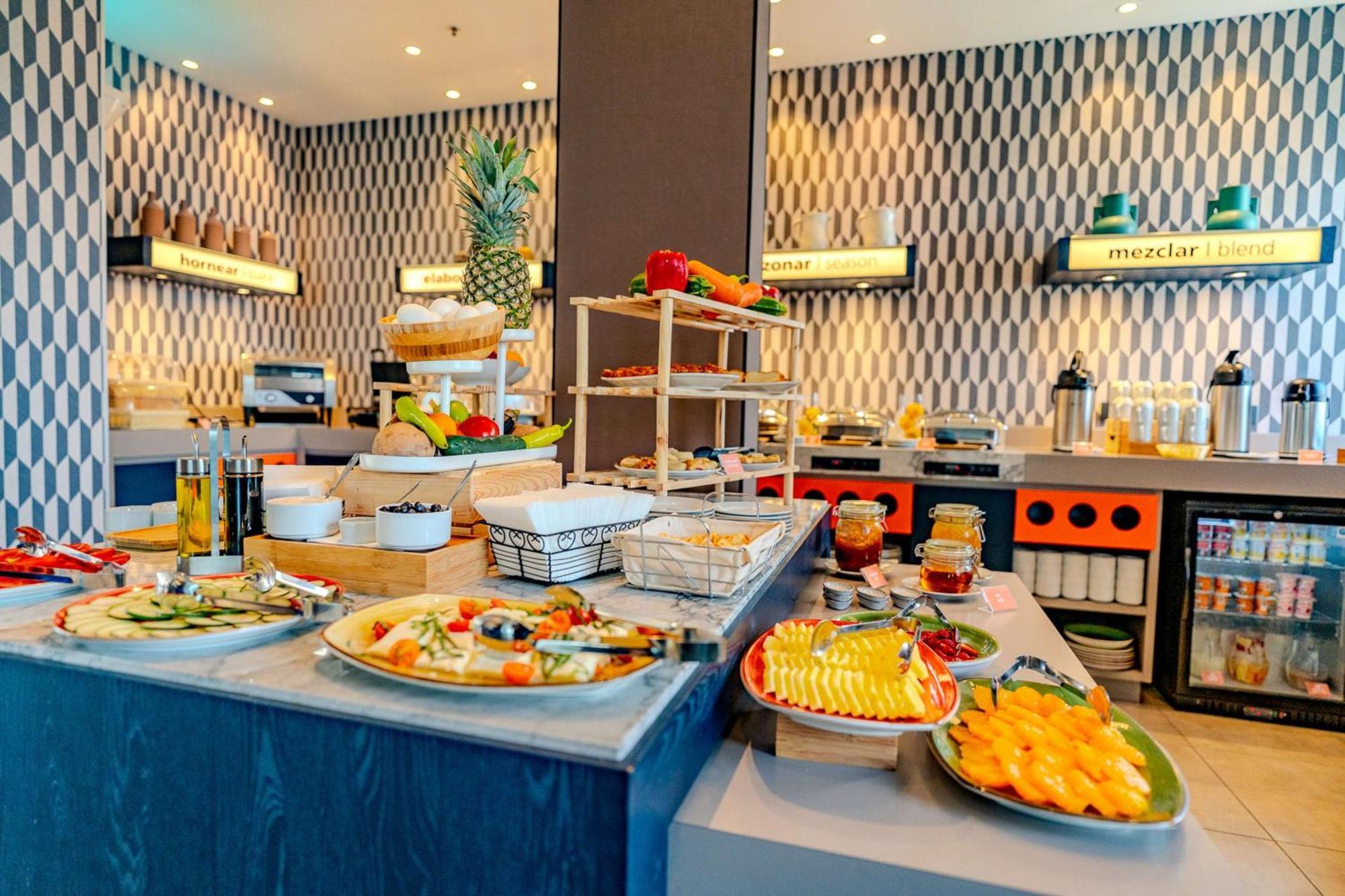 Hampton By Hilton Santiago Las Condes Exteriör bild